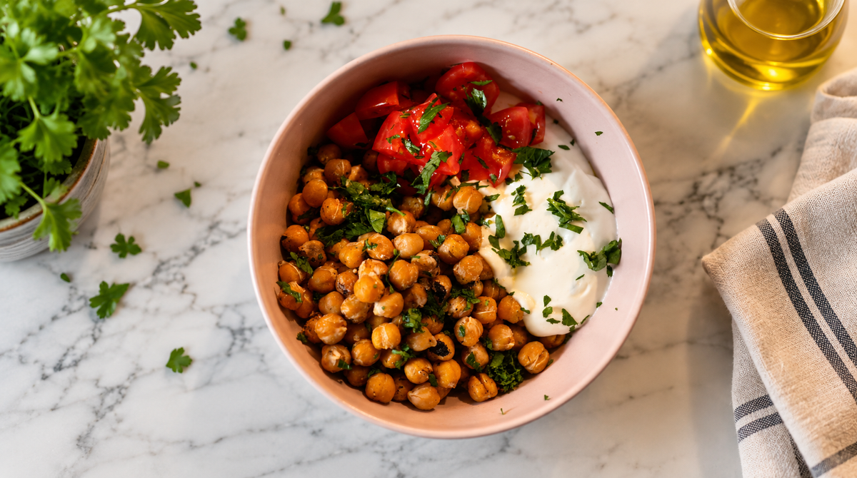 Crispy chickpeas with spearmint yoghurt, tomatoes and parsley